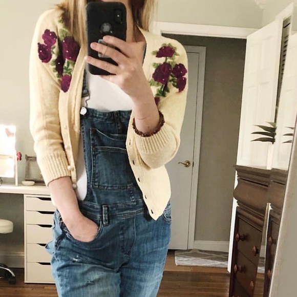 Betsey Johnson Sweaters - Betsey Johnson Ivory Floral Cropped Cardigan